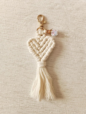 Macrame heart keychain new, beige