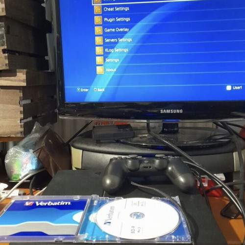 PlayStation 4 1TB like new with 20+ games and Gamebato access