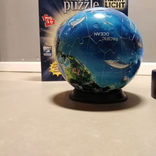 Puzzle night light used, 72 pieces globe