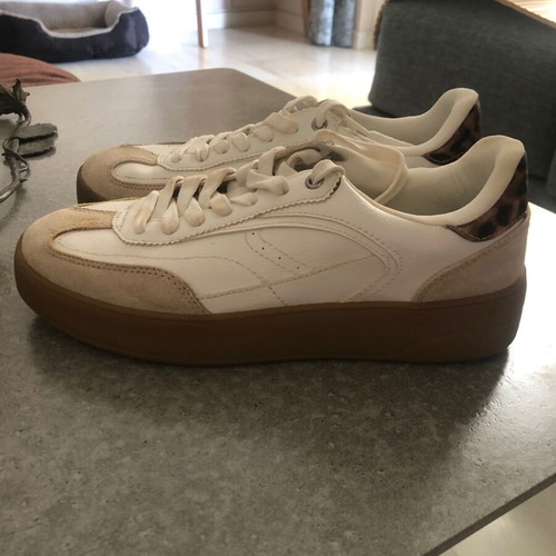 Zara trainers size 39 used, beige with animal print
