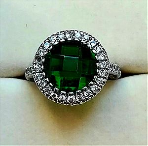 Εντυπωσιακο ασημενιο  925 δαχτυλίδι με πολύ όμορφη ημηπολυτιμη πέτρα και ζιργκον