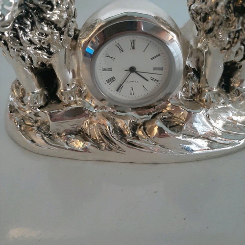 Italian silver-plated table clock like new, analog