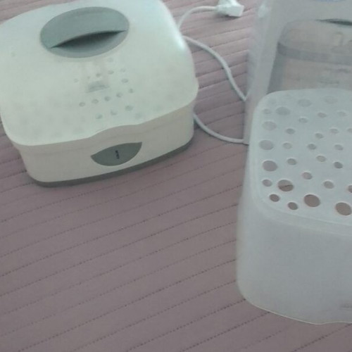 Chicco 2in1 sterilizer like new for all bottle sizes and pacifiers