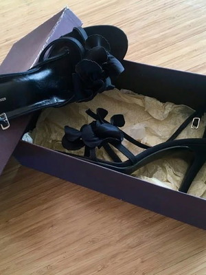 Kurt Geiger black sandals like new, size 37