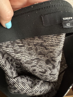 Elastic skirt H&M like new, black and white, sizes S and M