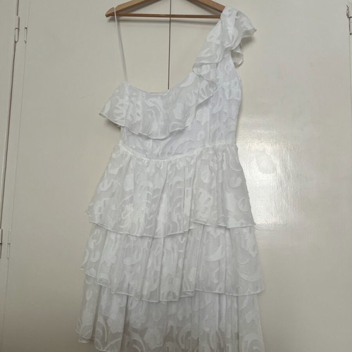 Mini dress new white, size ML with elastic waist