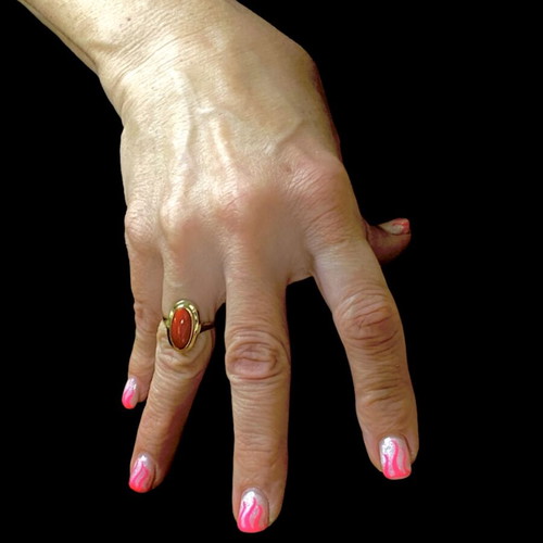 Gold ring with Mediterranean coral like new