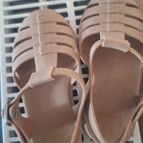 Liewood sandals size 27 like new, old rose color