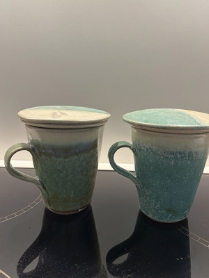 Ceramic tea or coffee mugs set of 2 used with lids