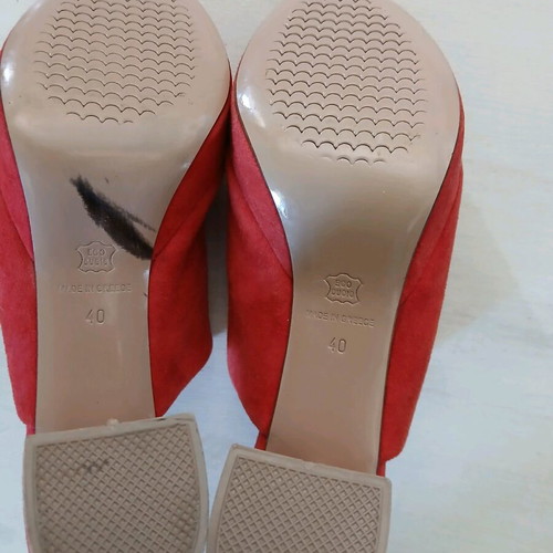 Bruni suede mules size 40 like new, red