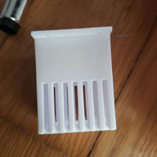 Pet water fountain like new with USB cable and filter