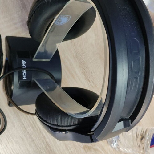 Sade's Headphones with USB like new wired