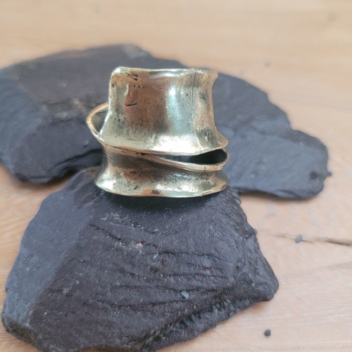 Bronze ring, adjustable size, handmade details
