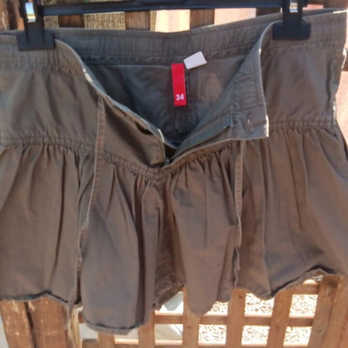 H&M skirt, size XS/34, green