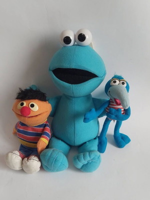 Plush toys used, set of three