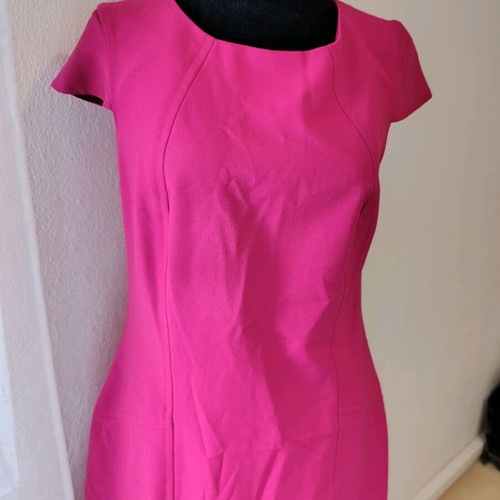 Your sixth sense midi dress like new, fuchsia, size S