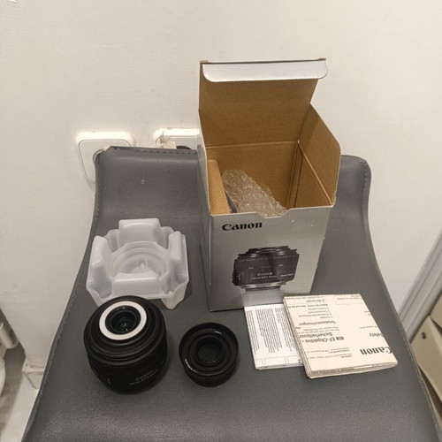 Canon Macro Lens EFS 35mm with Built-in Ring LED like new