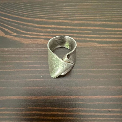 Silver ring 18mm like new, size 3