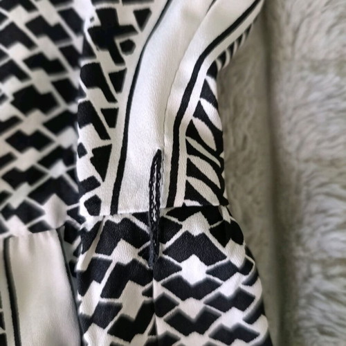 Pigalle airy summer dress like new, size M, black and white