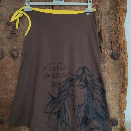 Vintage Y2K Gsus skirt with graphic print and yellow detail like new