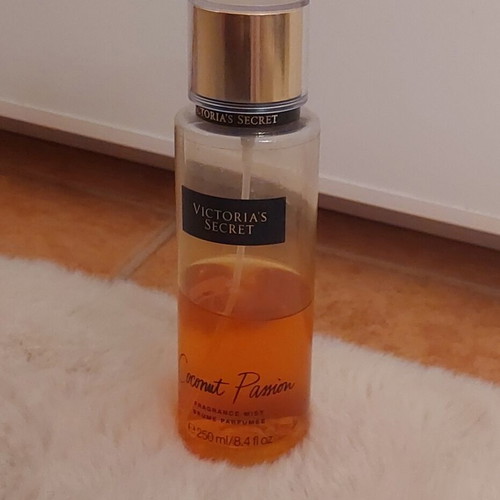 Victoria Secret Body Mist Coconut Passion like new