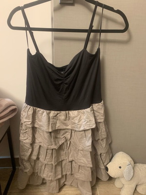 H&M dress like new, black bust with beige-khaki ruffles