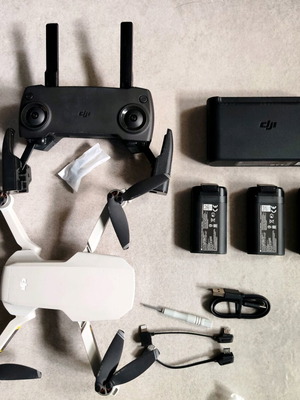 Dji Mavic Mini Fly More Combo like new, 249g drone with accessories