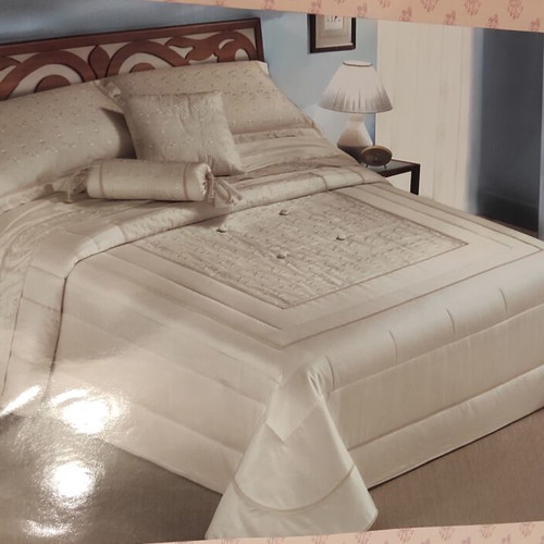 Bridal bed set 7 pieces like new