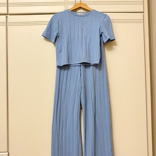 Stradivarius blue set in excellent condition, top M bottom S