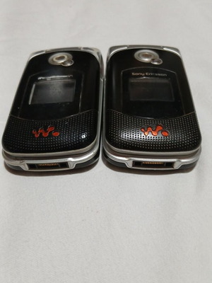 Sony Ericsson W300i Walkman phones used, pack of 2, clamshell