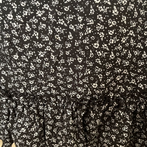 Shein dress size M like new, black with white flowers