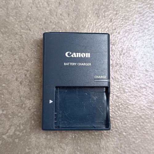 Canon CB-2XEL charger used for digital camera batteries