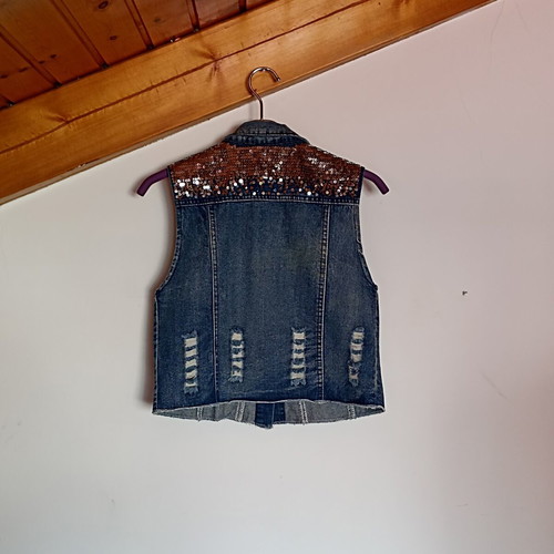 Vest with beads and sequins like new, blue