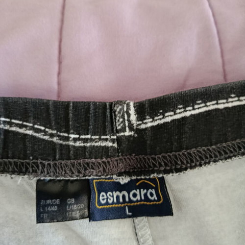 Esmara leggings with printed design like new, size L 40 12, black and grey