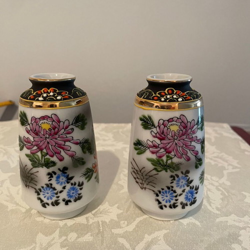 Vintage Satsuma vases new, set of 2 with gold details
