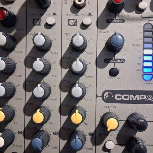 Soundcraft Compact 4 Professional Desktop Audio Mixer used