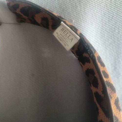 Hat with visor like new, blue navy and leopard print