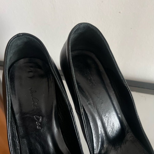 Black leather heels used, size 37