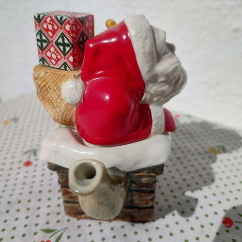 Santa vintage teapot by Paul Cardew used, collectible