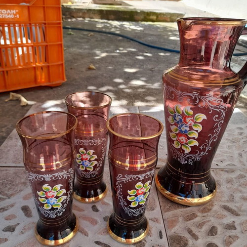Collectible water pitcher set with 3 glasses, antique, like new
