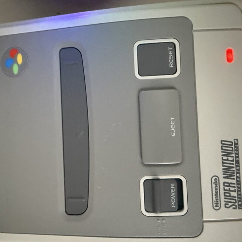 Super Nintendo Mini Classic like new, includes all cables