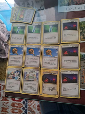 Κάρτες Pokemon μεταχειρισμένες, πακέτο 12 σε άριστη κατάσταση