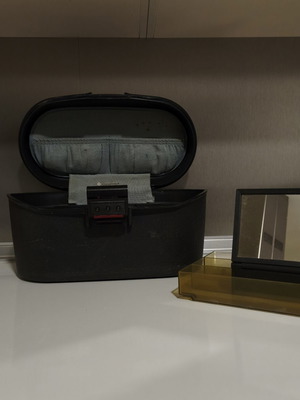 Samsonite vintage vanity case black hard shell train case