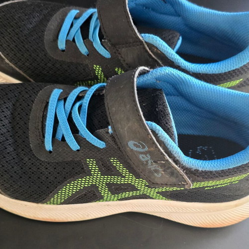 Παιδικά παπούτσια Asics αθλητικά μεταχειρισμένα, νούμερο 34,5 μαύρο και μπλε
