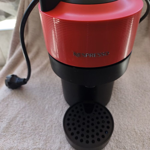 Nespresso Vertuo coffee maker like new, red color
