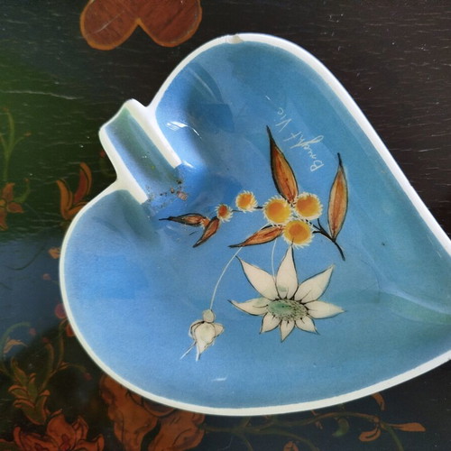 Vintage ceramic ashtray like new with hand-painted flowers