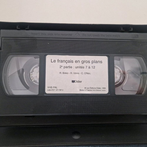 French learning videocassettes two pieces like new