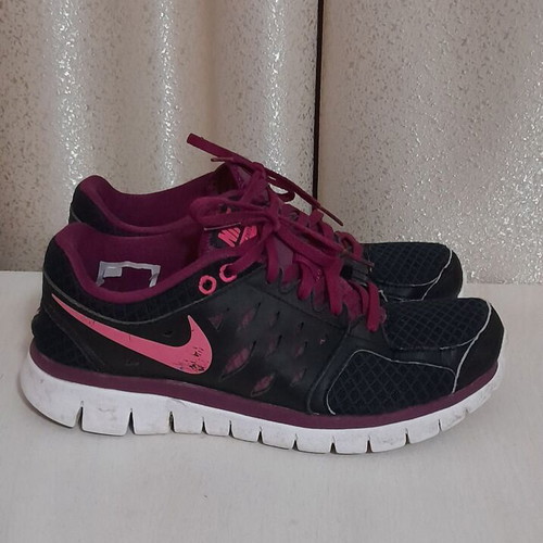 Γυναικεία αθλητικά παπούτσια Nike Flex, μαύρο και φούξια, μέγεθος 40