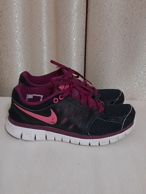 Γυναικεία αθλητικά παπούτσια Nike Flex, μαύρο και φούξια, μέγεθος 40