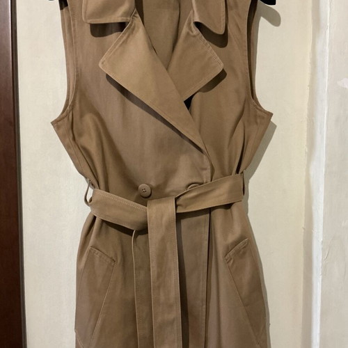 Armani Exchange sleeveless camel trench coat like new, size M